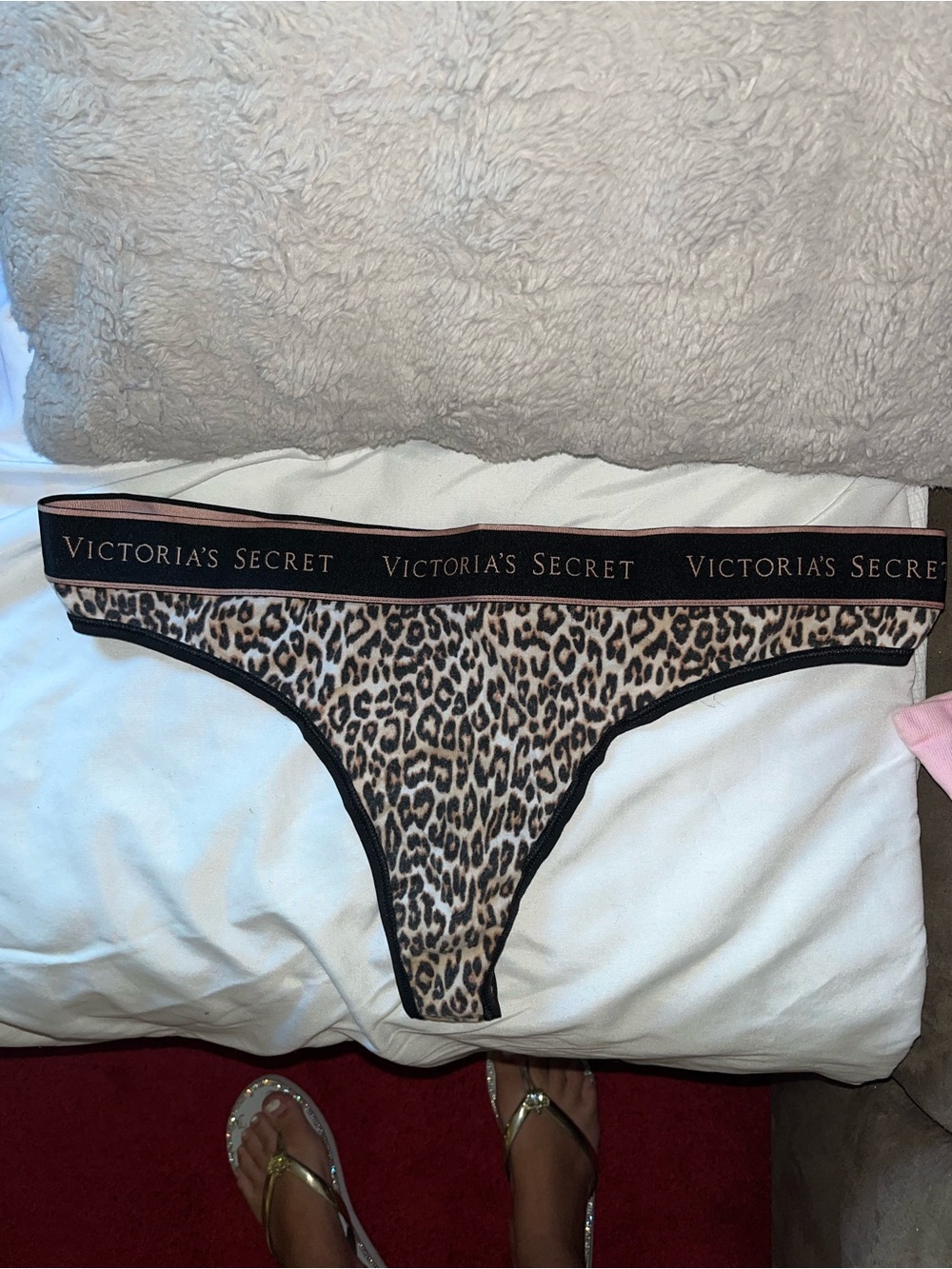 Victoria’s Secret Leopard Thong Size Large